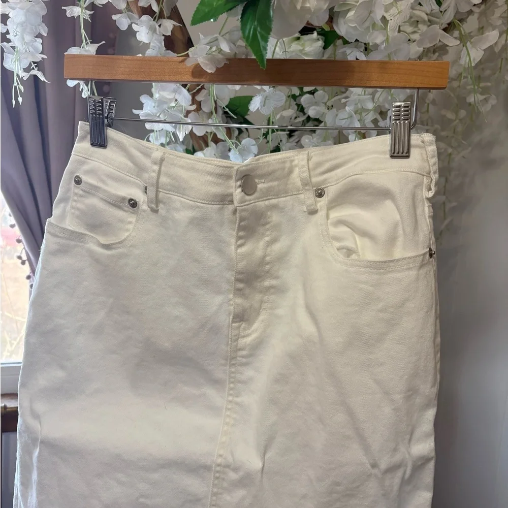 Anthropologie DOLAN Side- Slit White Midi Pencil Skirt with Side Thigh Slit